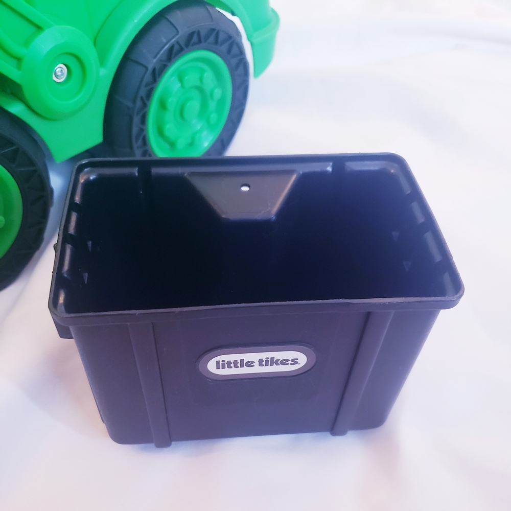 Little Tikes Garbage Truck Toy - Picture 9 of 10